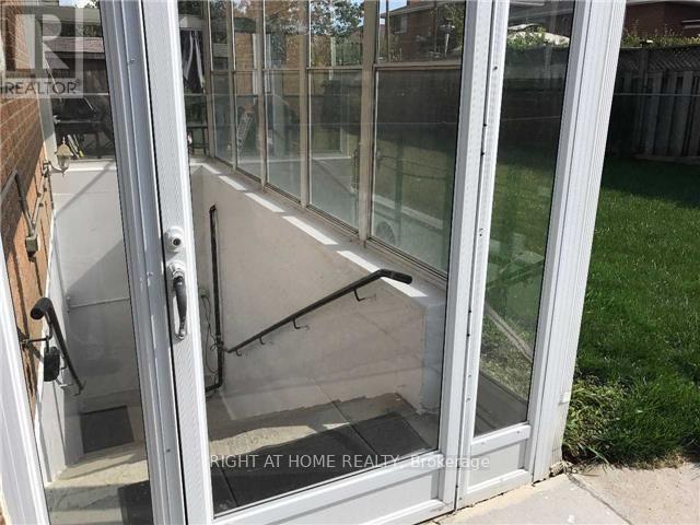 3972 Brandon Gate, Mississauga, Ontario  L4T 3N4 - Photo 3 - W12543344