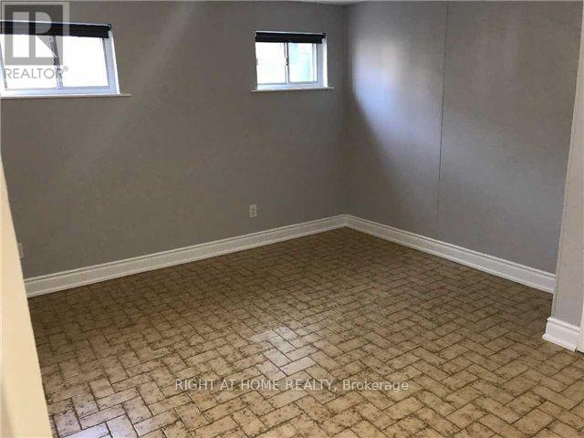 3972 Brandon Gate, Mississauga, Ontario  L4T 3N4 - Photo 6 - W12543344