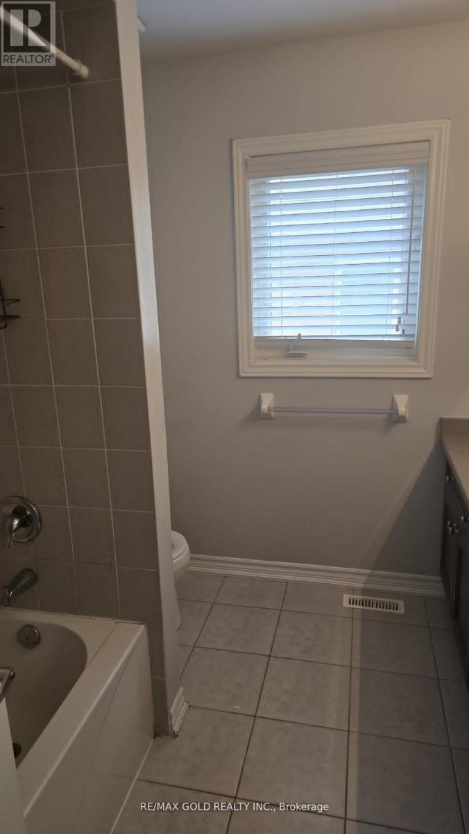 34 Leadership Drive, Brampton, Ontario  L6Y 5T9 - Photo 11 - W12543364