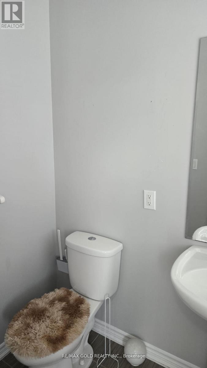 34 Leadership Drive, Brampton, Ontario  L6Y 5T9 - Photo 9 - W12543364