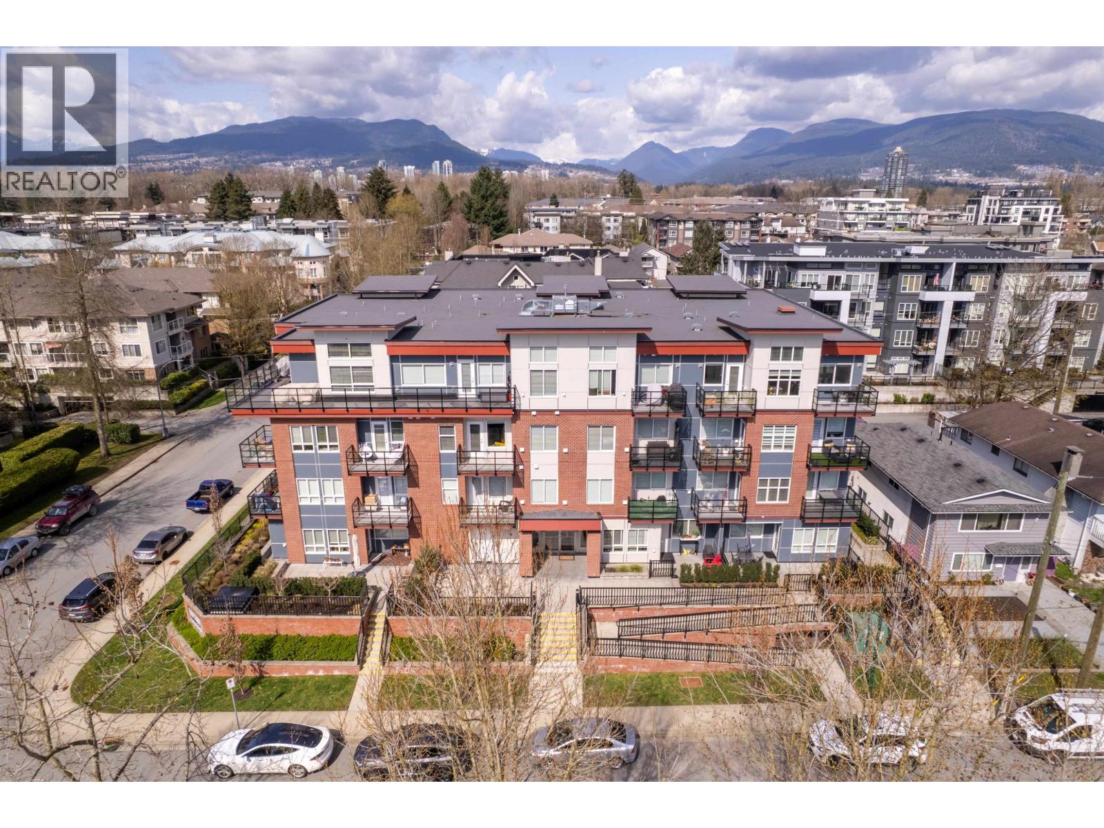 204 2389 Hawthorne Avenue, Port Coquitlam, British Columbia  V3C 0T2 - Photo 2 - R3067305