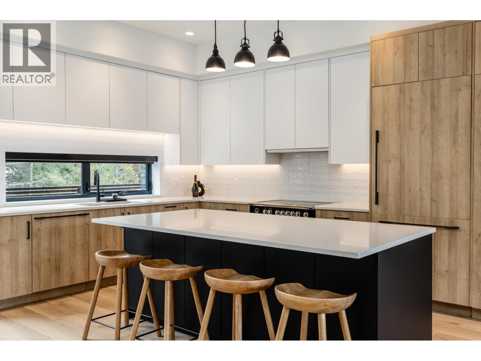 15 2077 Garibaldi Way, Whistler, British Columbia V8E 0A6 - Photo 2 - R3067329