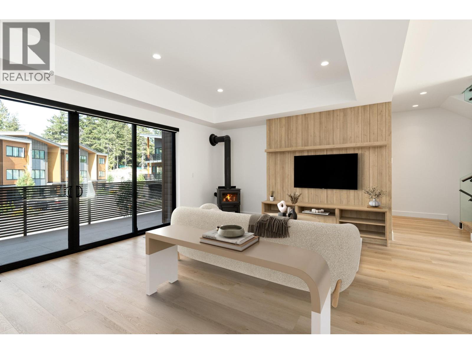 15 2077 Garibaldi Way, Whistler, British Columbia V8E 0A6 - Photo 3 - R3067329