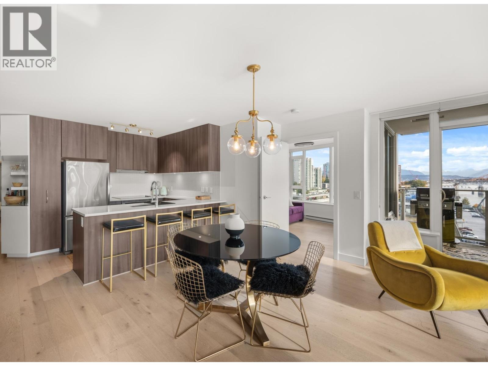 1610 668 COLUMBIA STREET, New Westminster, British Columbia