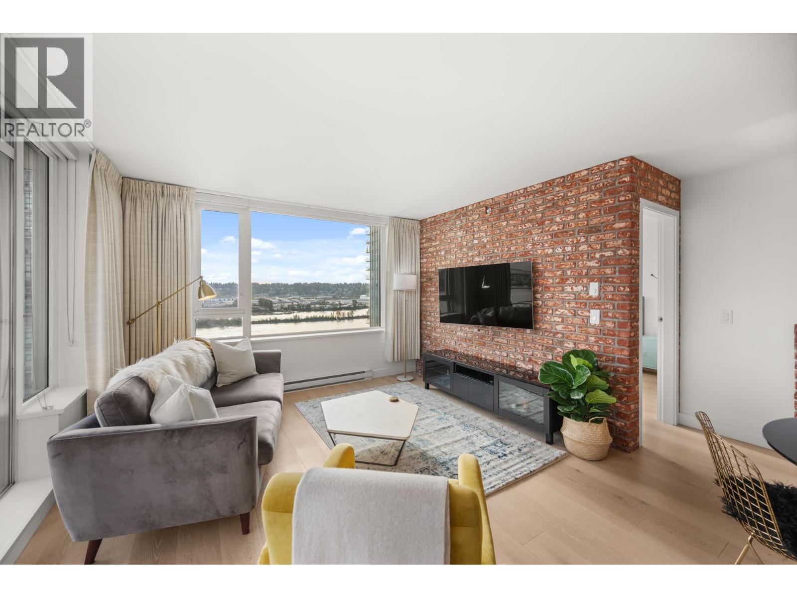 1610 668 Columbia Street, New Westminster, British Columbia  V3M 1A9 - Photo 2 - R3067333