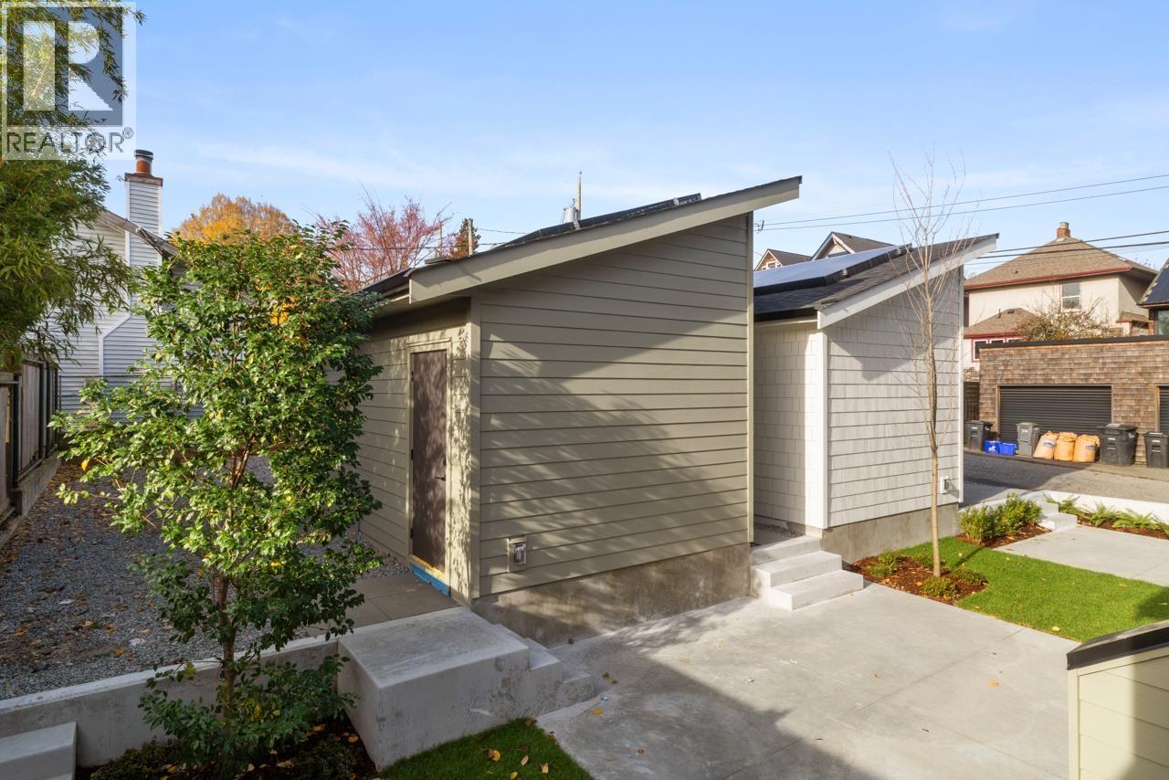 2 1937 Templeton Drive, Vancouver, British Columbia  V5N 4V9 - Photo 34 - R3067342