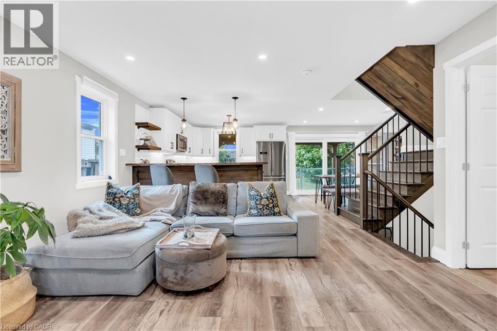 324 East 43rd Street, Hamilton, Ontario  L8T 3C7 - Photo 7 - 40781759