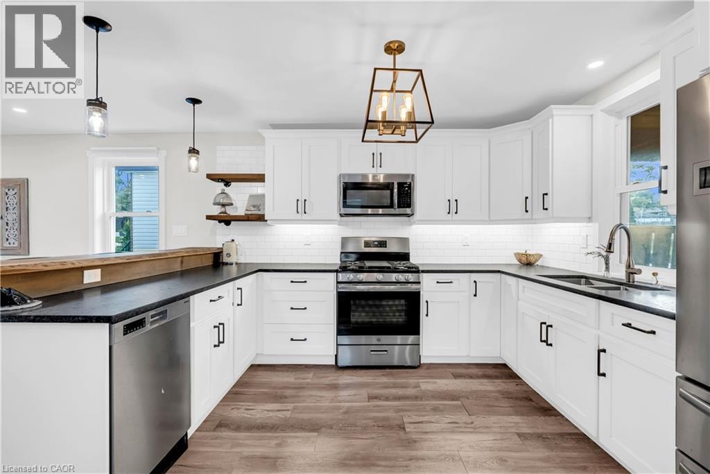 324 East 43rd Street, Hamilton, Ontario  L8T 3C7 - Photo 9 - 40781759