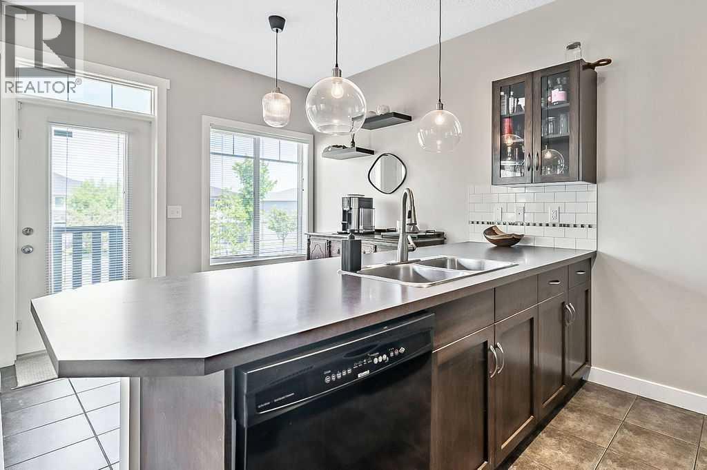 11 Cimarron Vista Gardens, Okotoks, Alberta  T1S 0G2 - Photo 12 - A2240506