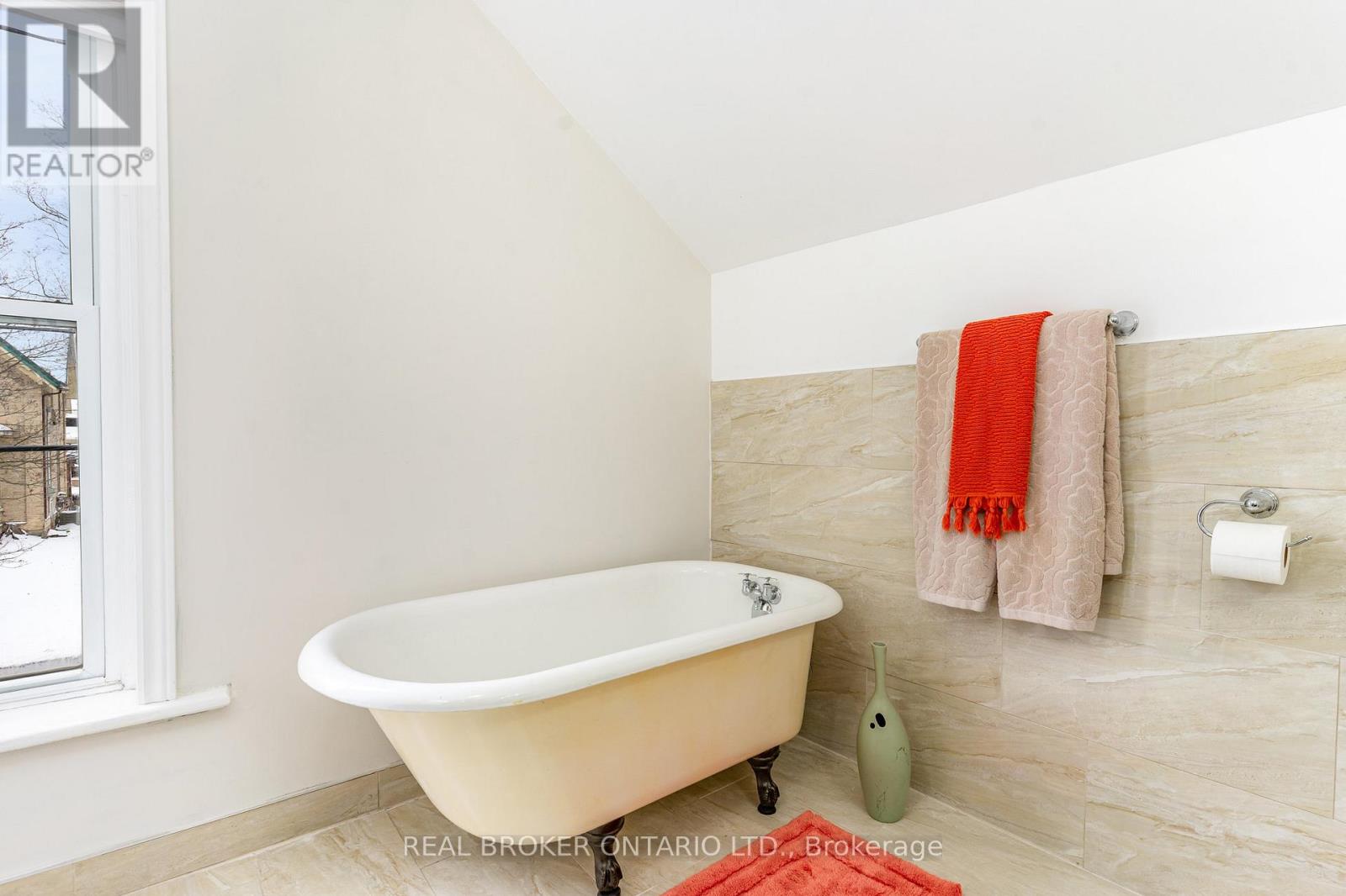 292 Lambton Street W, West Grey, Ontario  N0G 1R0 - Photo 18 - X12543362