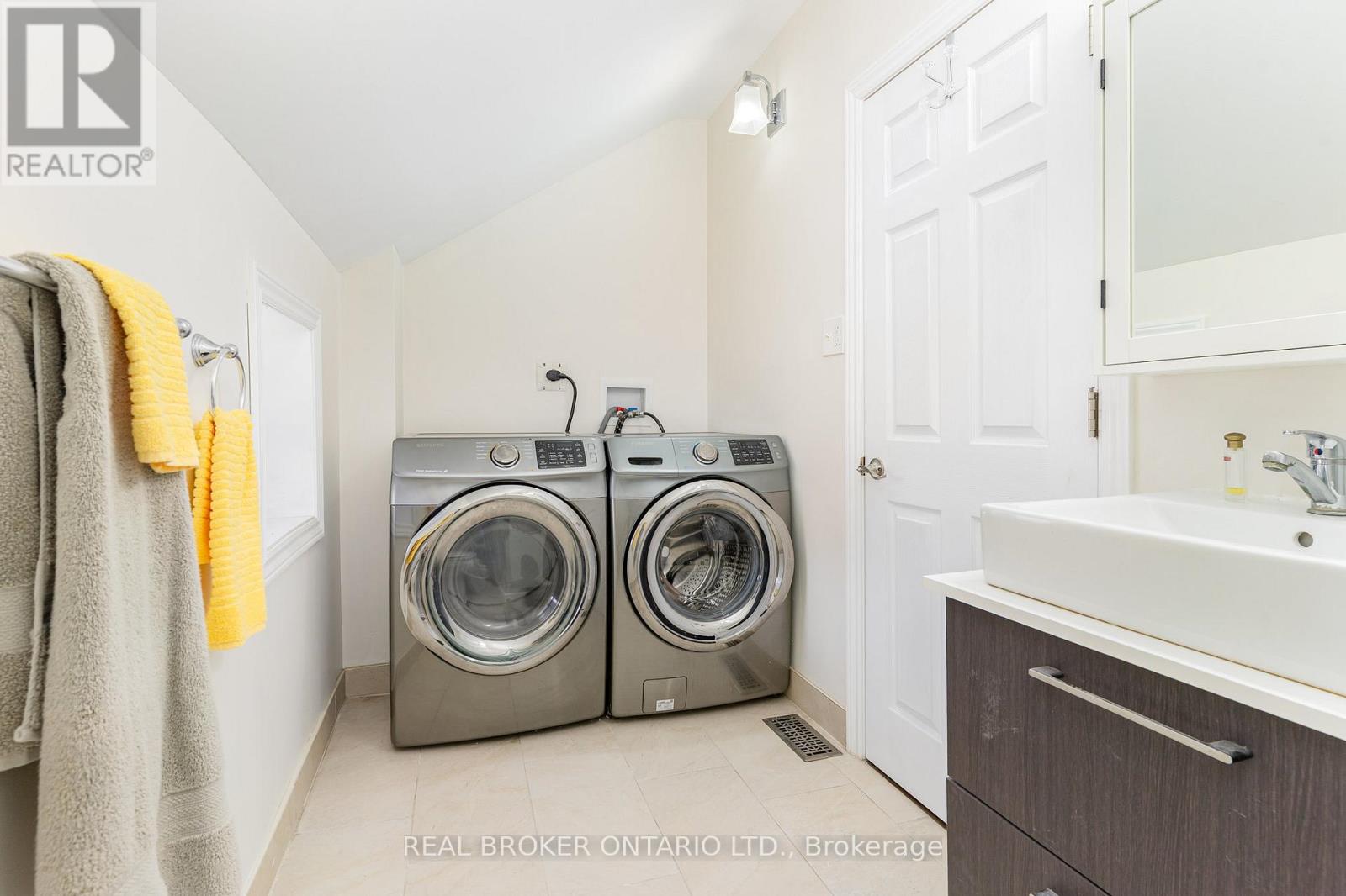 292 Lambton Street W, West Grey, Ontario  N0G 1R0 - Photo 24 - X12543362