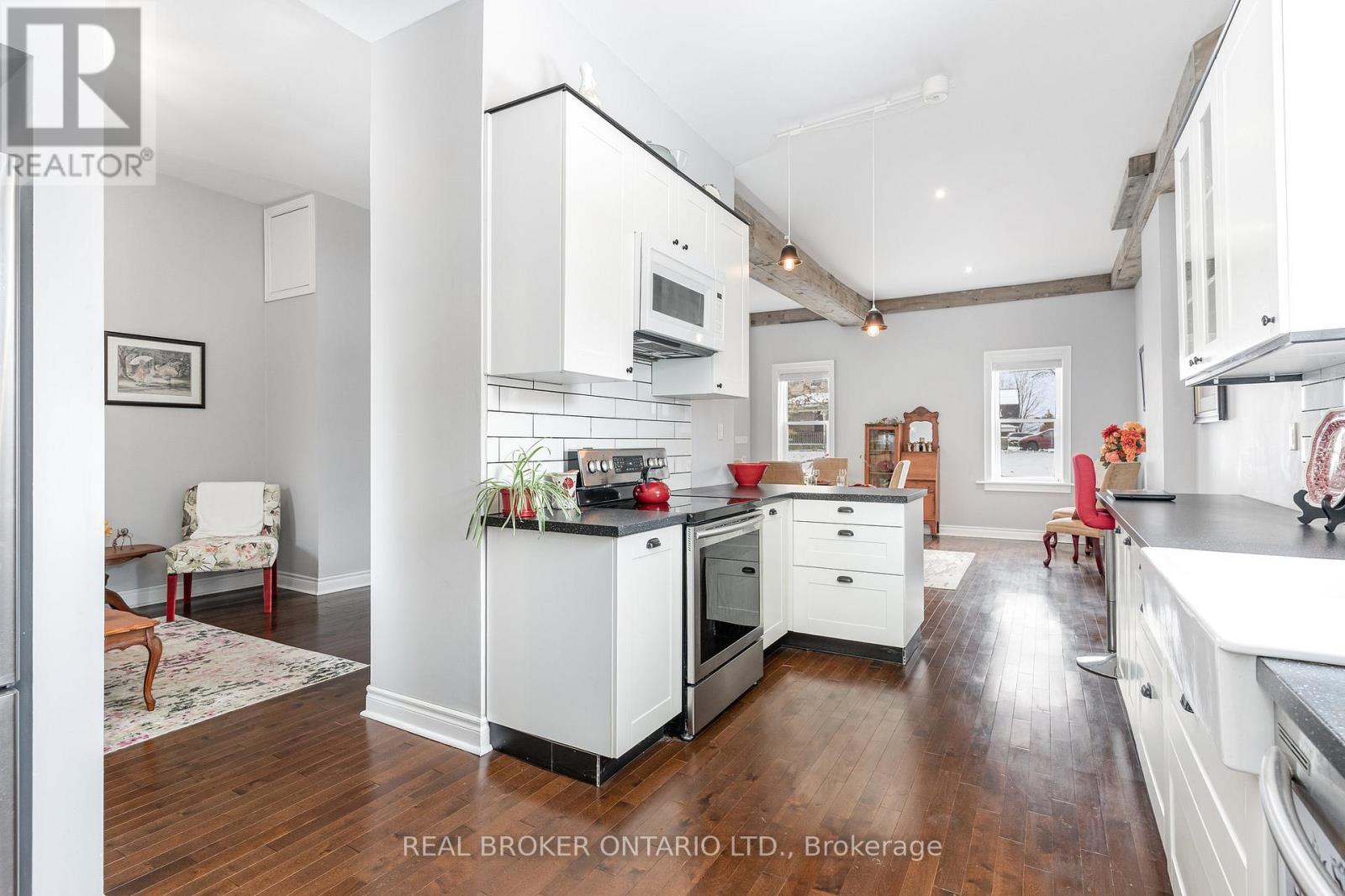 292 Lambton Street W, West Grey, Ontario  N0G 1R0 - Photo 8 - X12543362