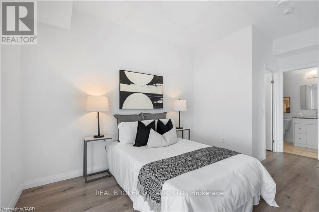 2405 - 60 Charles Street W, Kitchener, Ontario  N2G 1Y6 - Photo 12 - X12543368