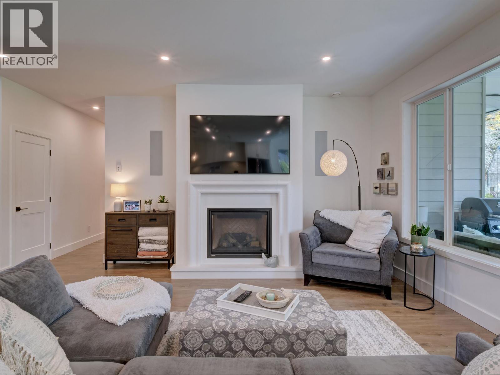 1414 Sunrise Place, Gibsons, British Columbia  V0N 1V5 - Photo 13 - R3067314