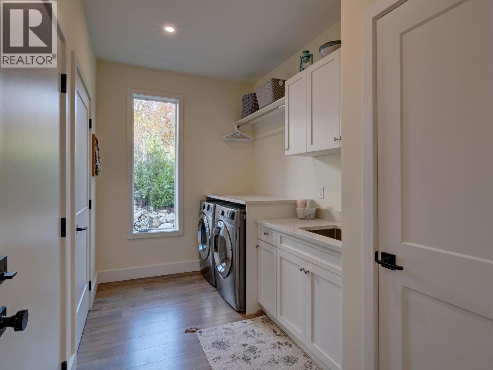 1414 Sunrise Place, Gibsons, British Columbia  V0N 1V5 - Photo 32 - R3067314