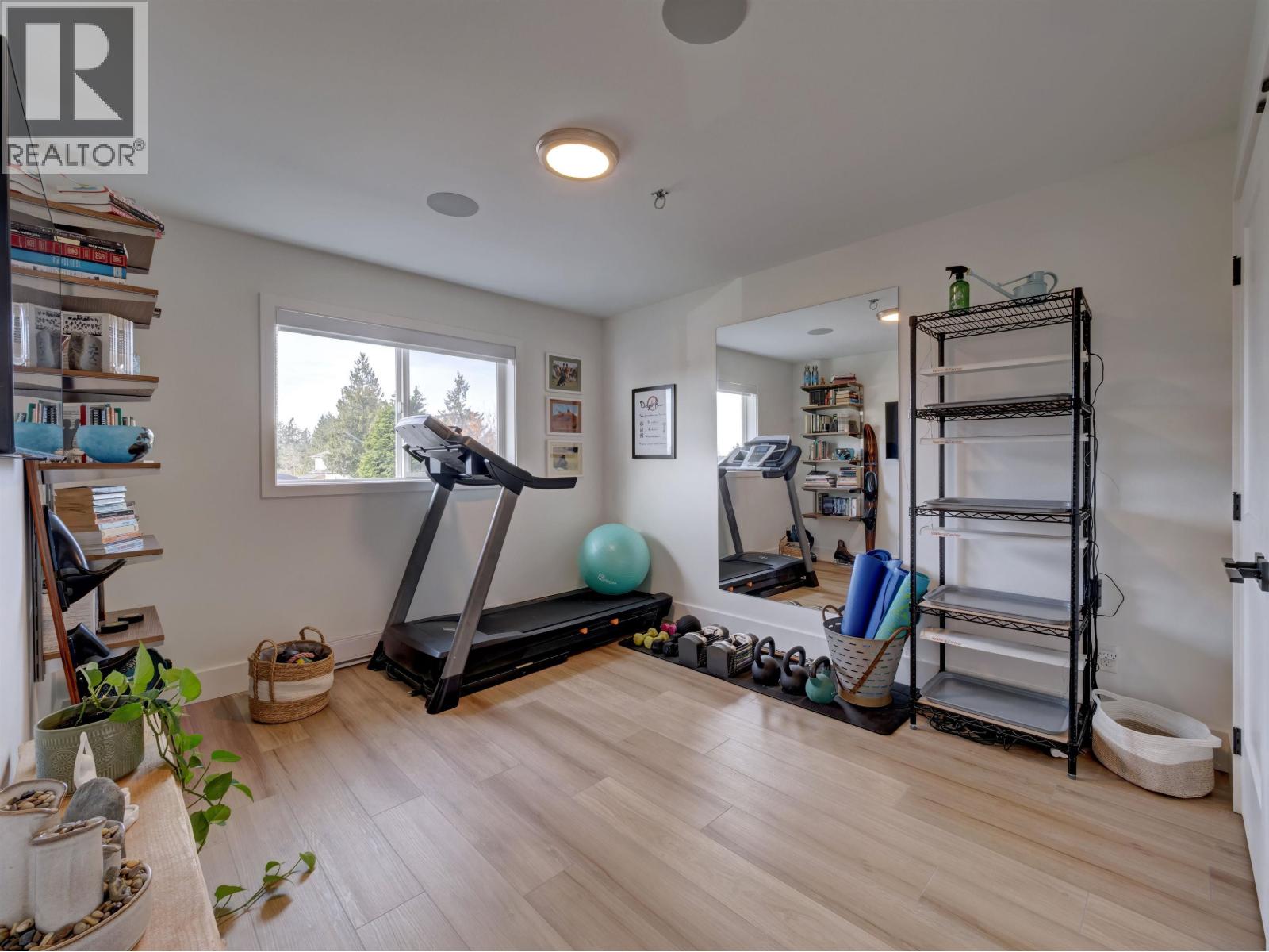 1414 Sunrise Place, Gibsons, British Columbia  V0N 1V5 - Photo 39 - R3067314