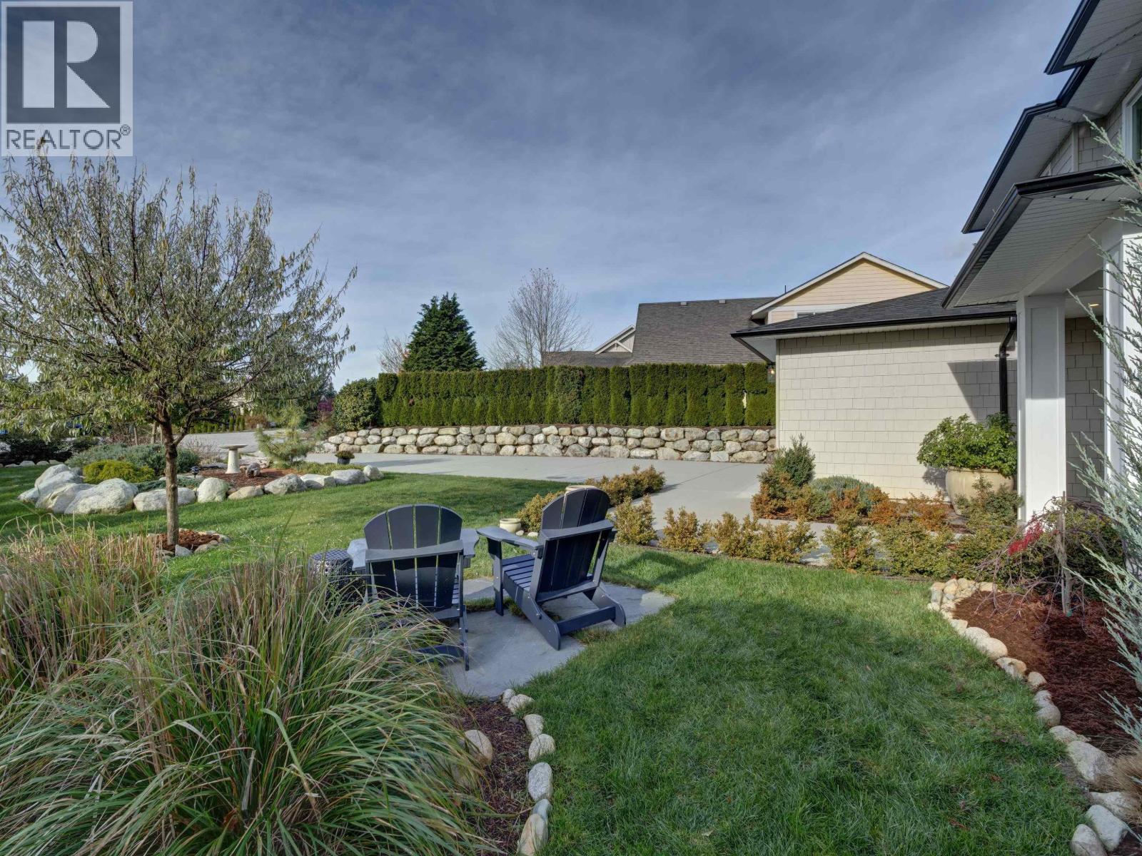 1414 Sunrise Place, Gibsons, British Columbia  V0N 1V5 - Photo 5 - R3067314