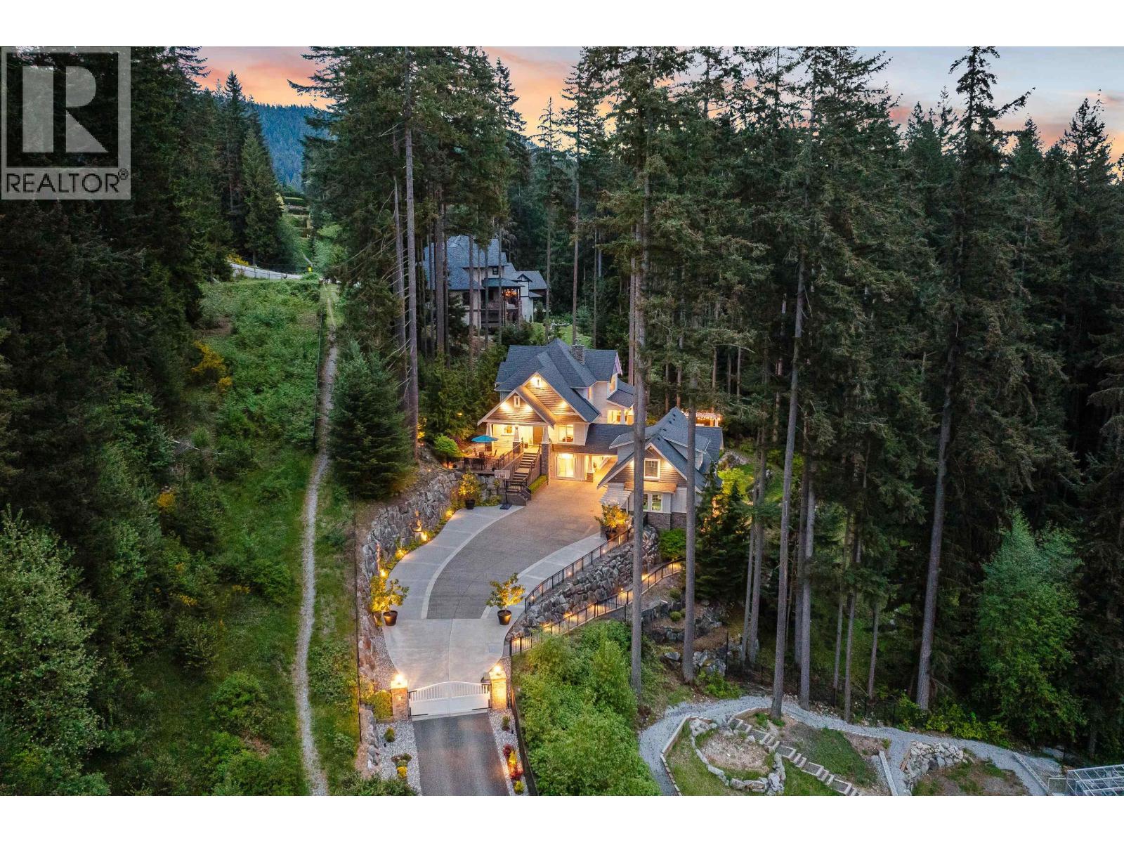 1462 Crystal Creek Drive, Anmore, British Columbia  V3H 0A3 - Photo 5 - R3067340