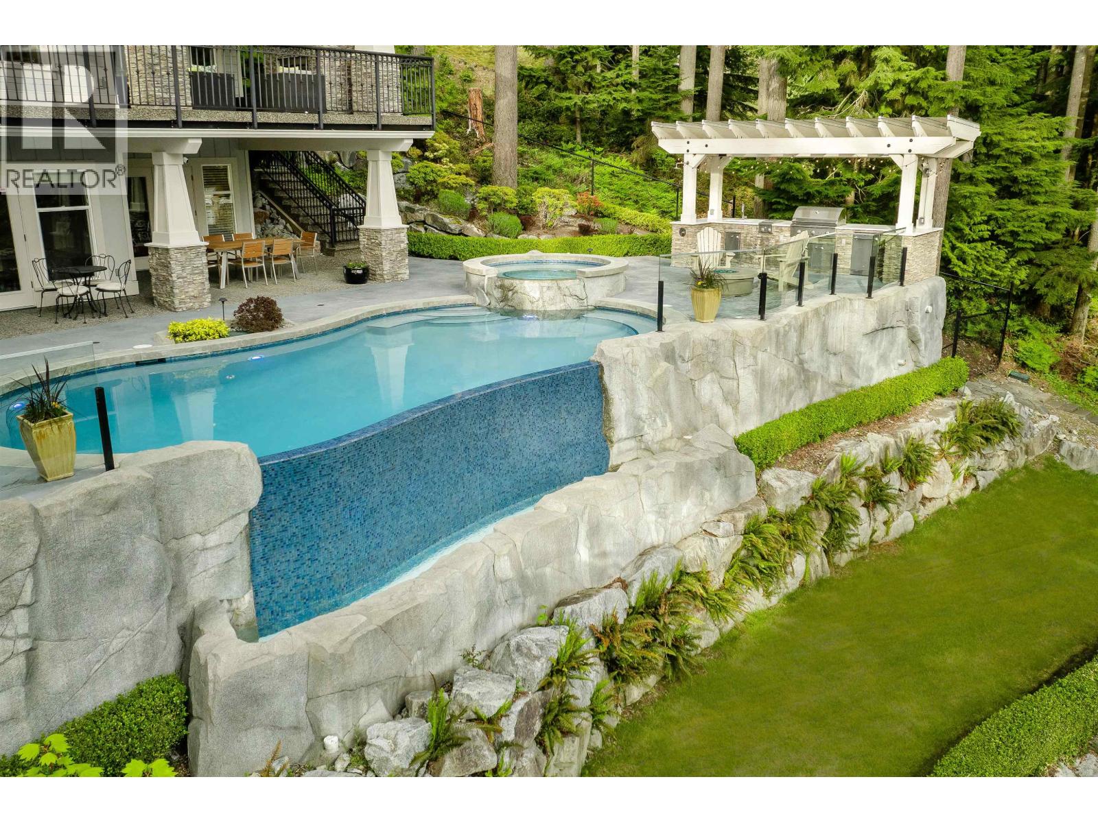 1462 Crystal Creek Drive, Anmore, British Columbia  V3H 0A3 - Photo 7 - R3067340