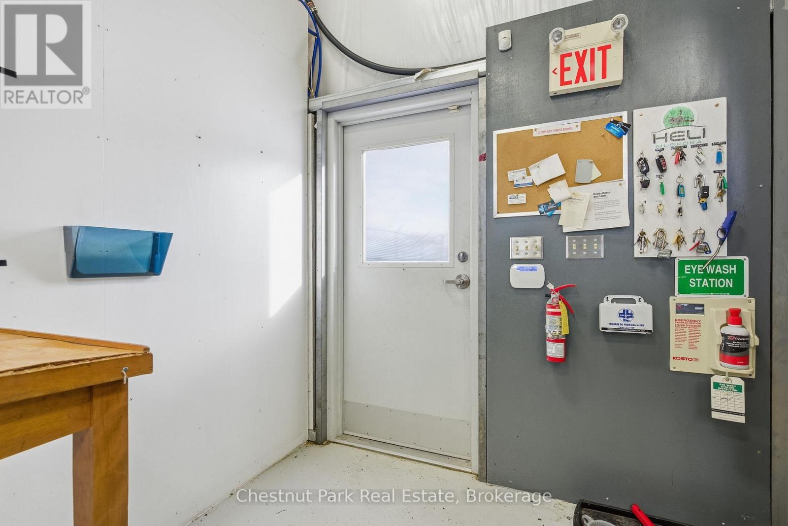 1255 Gravenhurst Parkway, Gravenhurst, Ontario P1P 1R1 - Photo 14 - X12543376