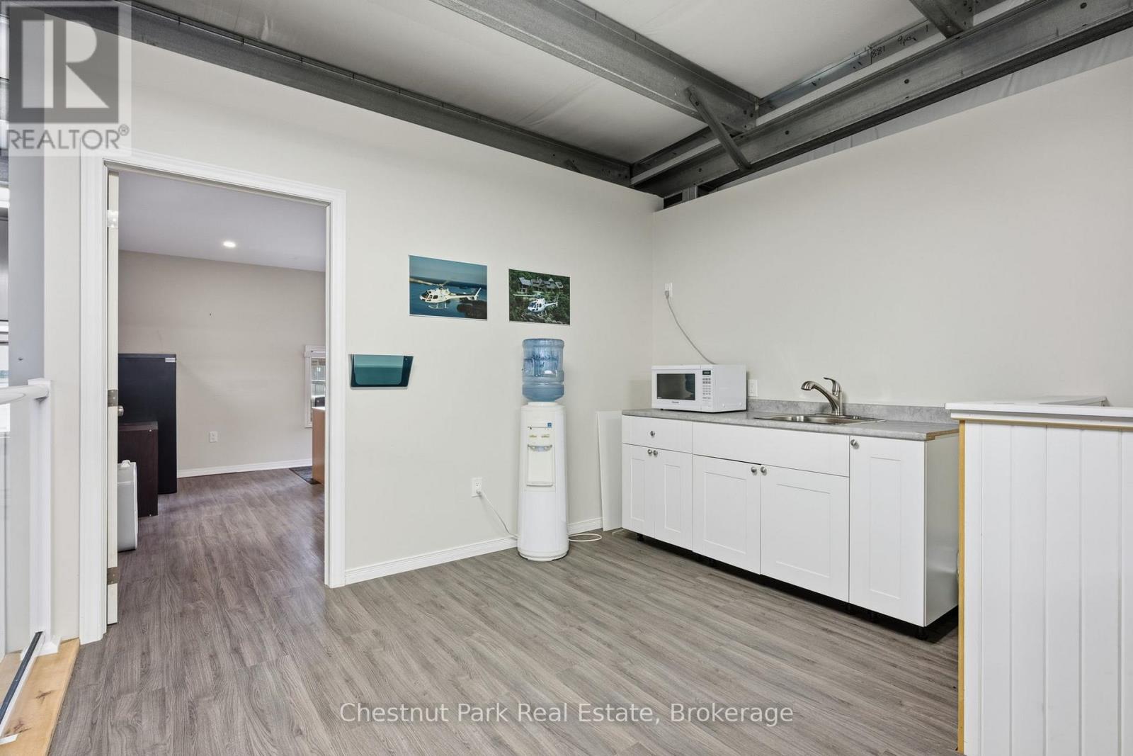 1255 Gravenhurst Parkway, Gravenhurst, Ontario P1P 1R1 - Photo 23 - X12543376