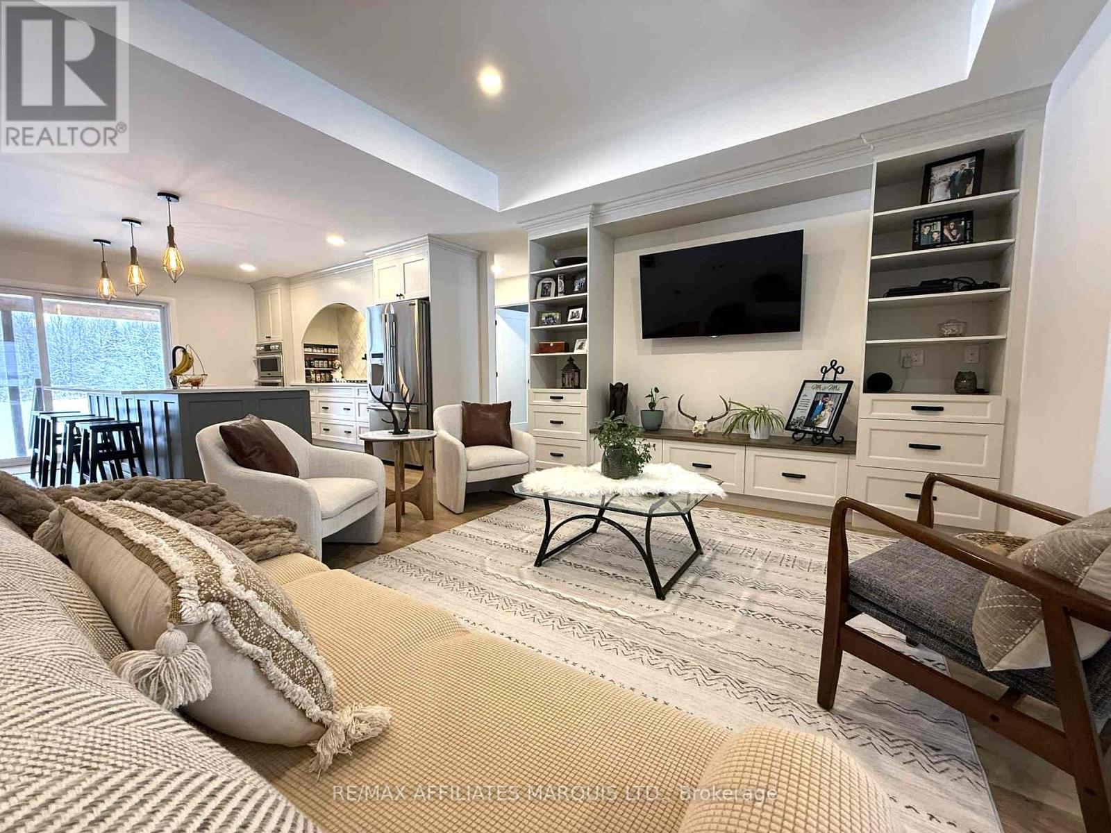 17026 Myers Road, South Stormont, Ontario  K0C 2A0 - Photo 13 - X12463510