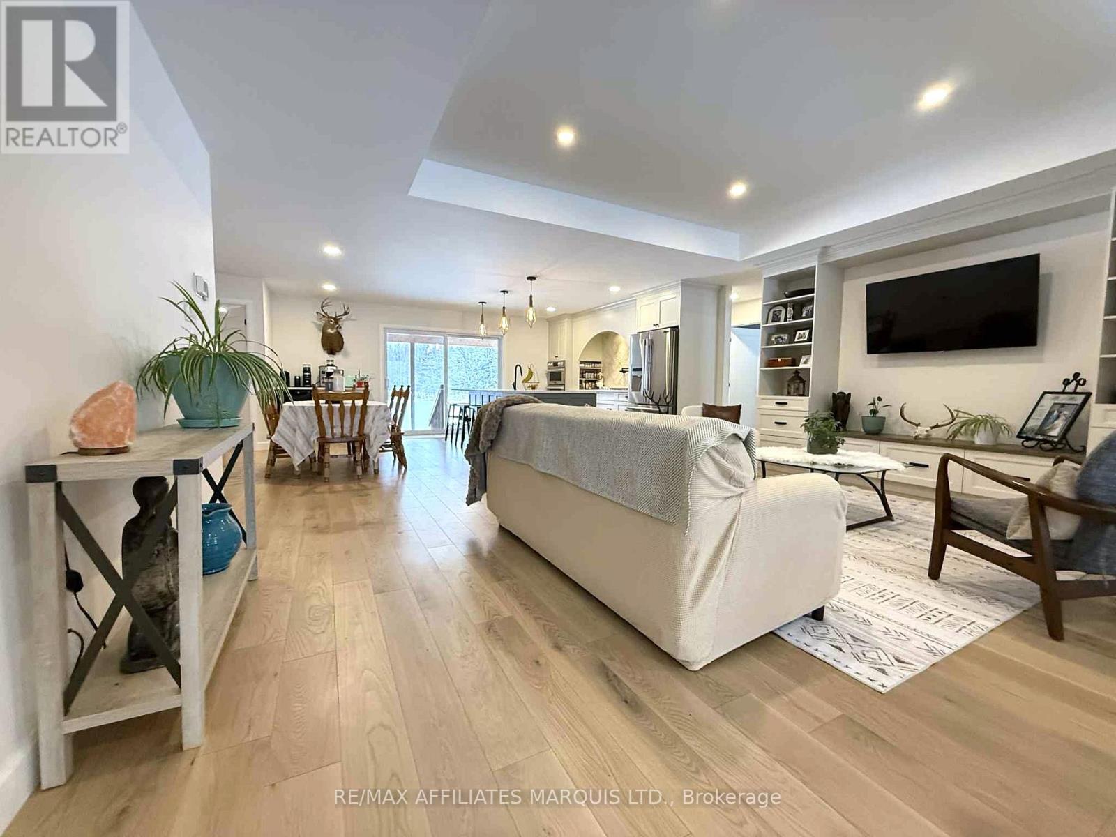 17026 Myers Road, South Stormont, Ontario  K0C 2A0 - Photo 14 - X12463510