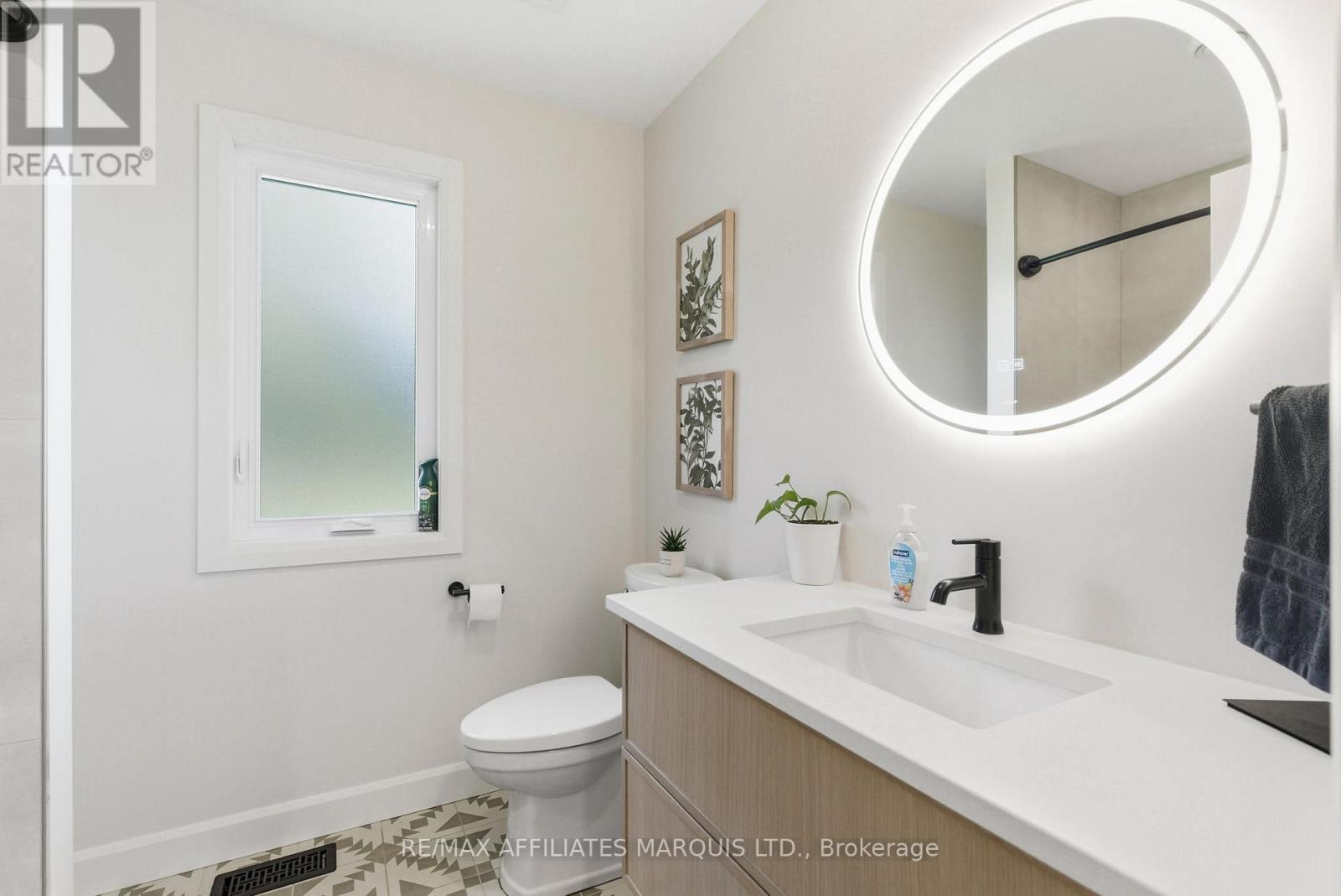 17026 Myers Road, South Stormont, Ontario  K0C 2A0 - Photo 22 - X12463510