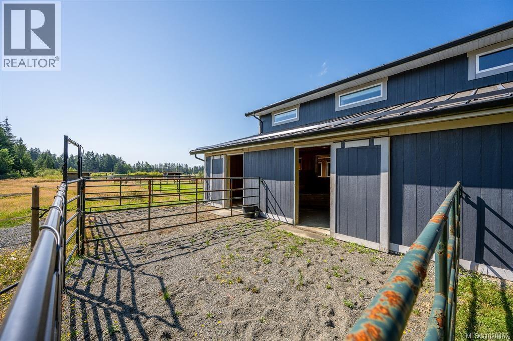 6392 Island Hwy N, Courtenay, British Columbia  V9J 1T7 - Photo 12 - 1020462