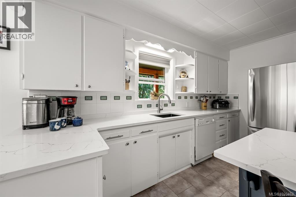 6392 Island Hwy N, Courtenay, British Columbia  V9J 1T7 - Photo 10 - 1020462