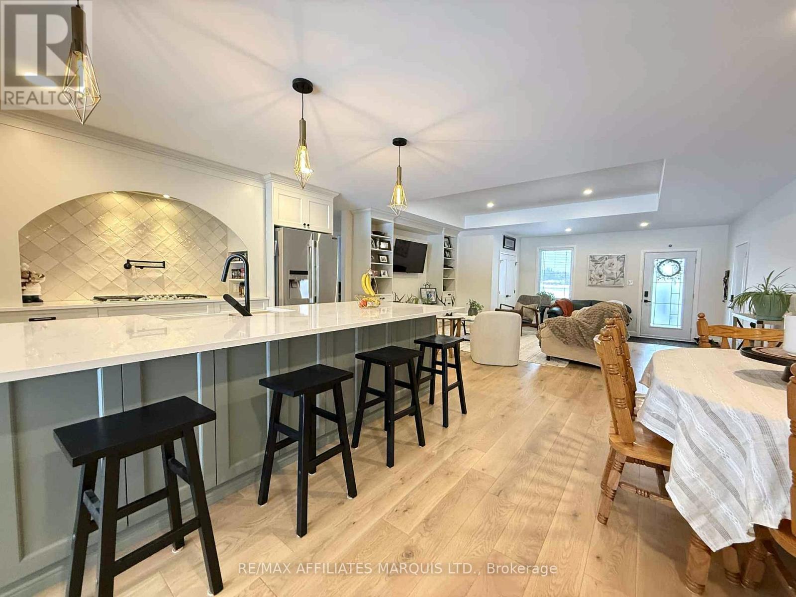 17026 Myers Road, South Stormont, Ontario  K0C 2A0 - Photo 8 - X12463510