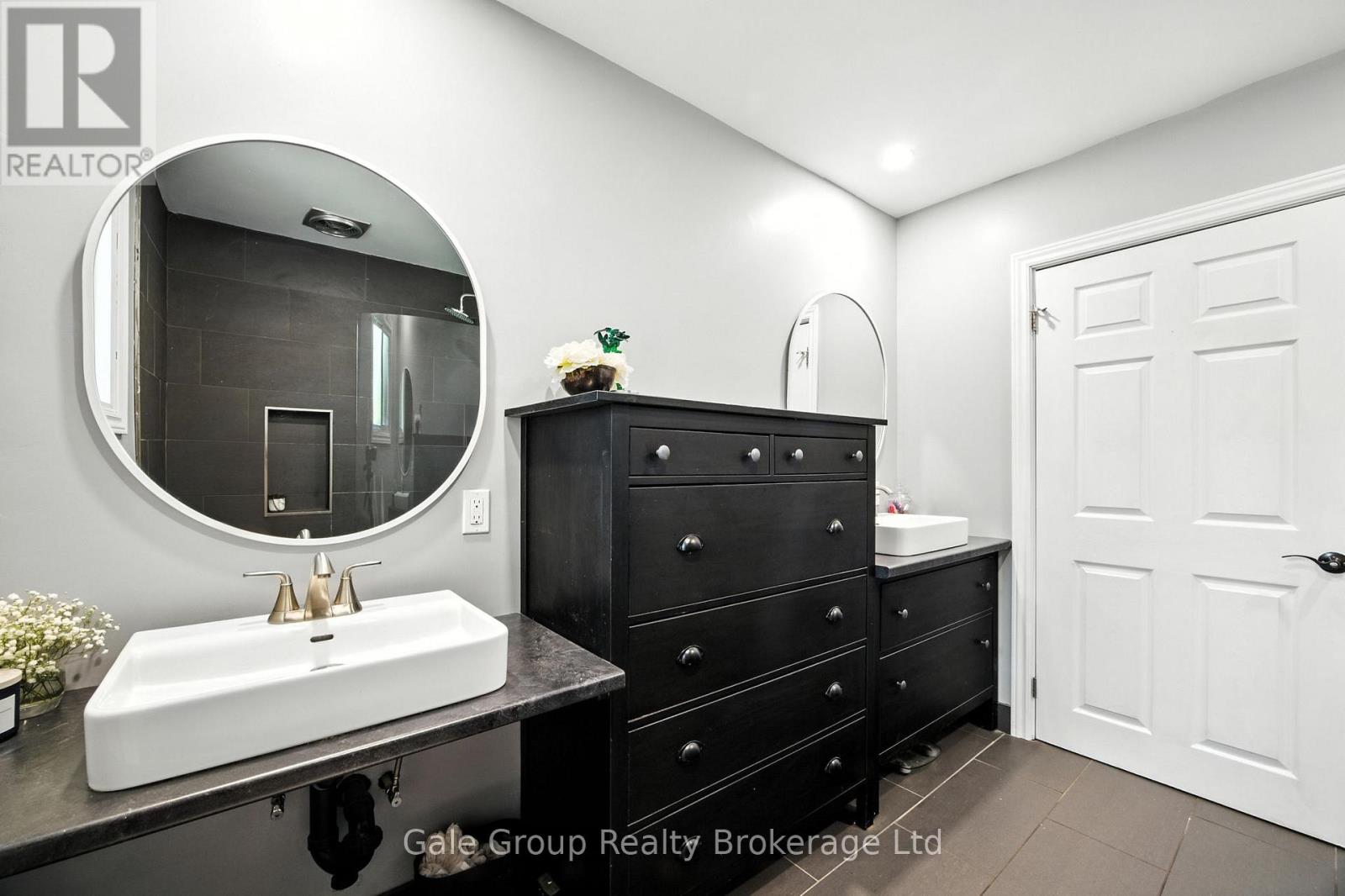 42 Moultrey Crescent, Halton Hills, Ontario  L7G 4N5 - Photo 15 - W12439763