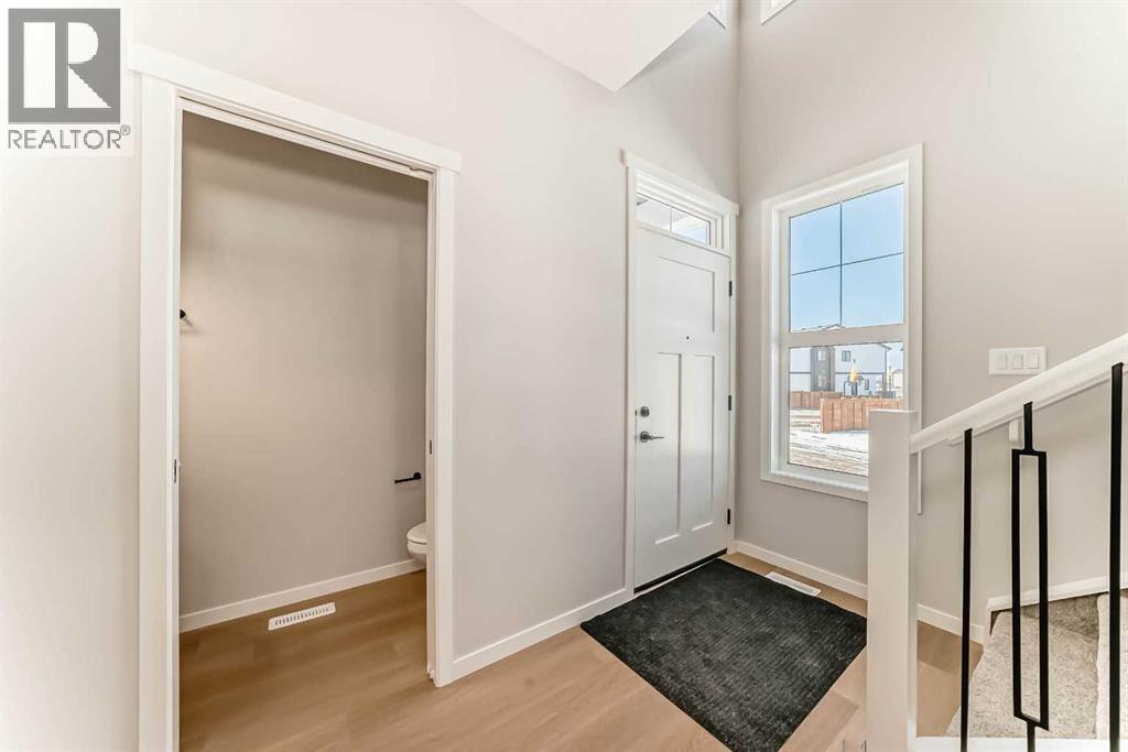 34 Hotchkiss Row Se, Calgary, Alberta  T3S 0J5 - Photo 3 - A2204993