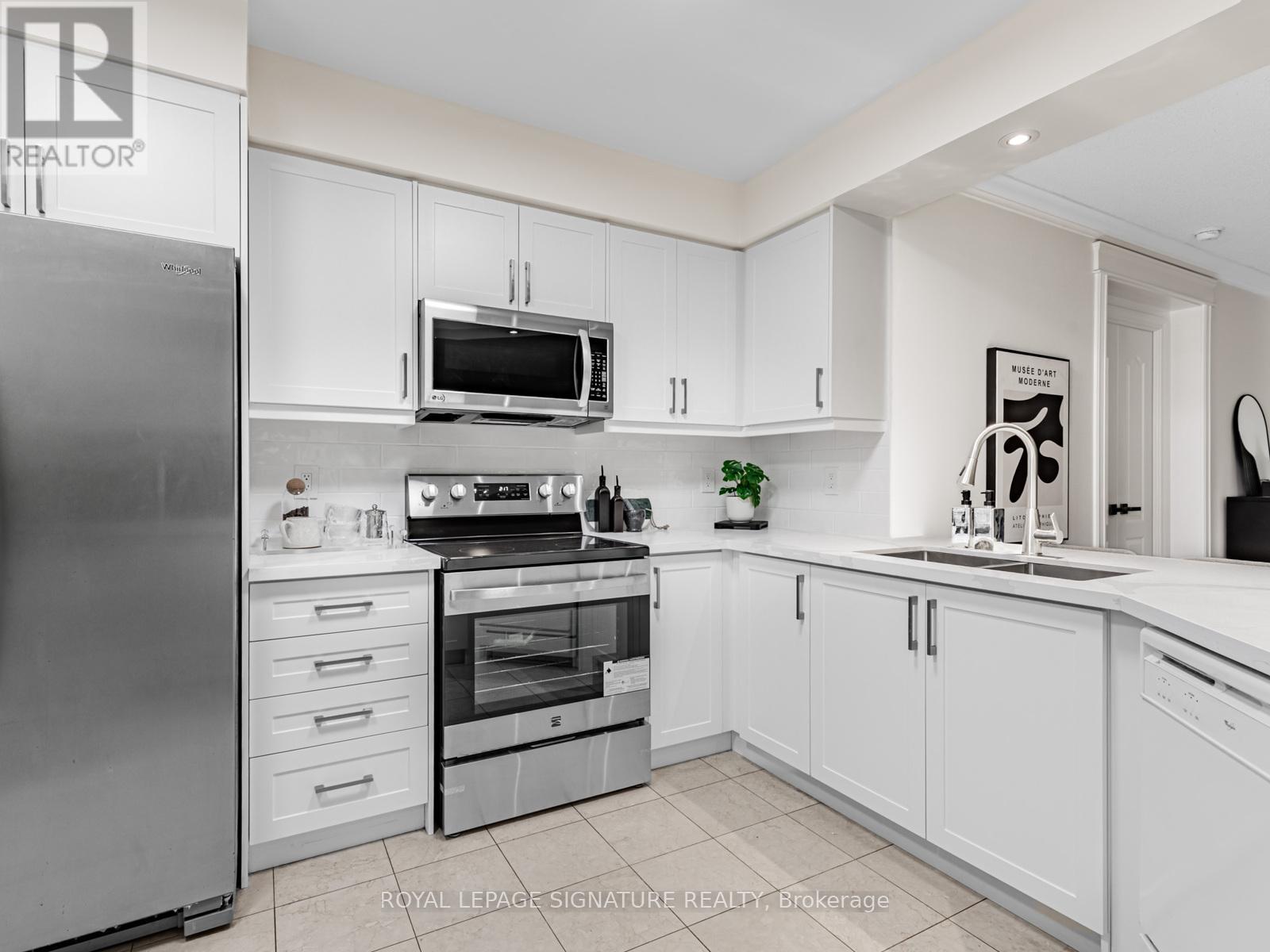 219 - 28 William Carson Crescent, Toronto, Ontario  M2P 2H1 - Photo 4 - C12543388