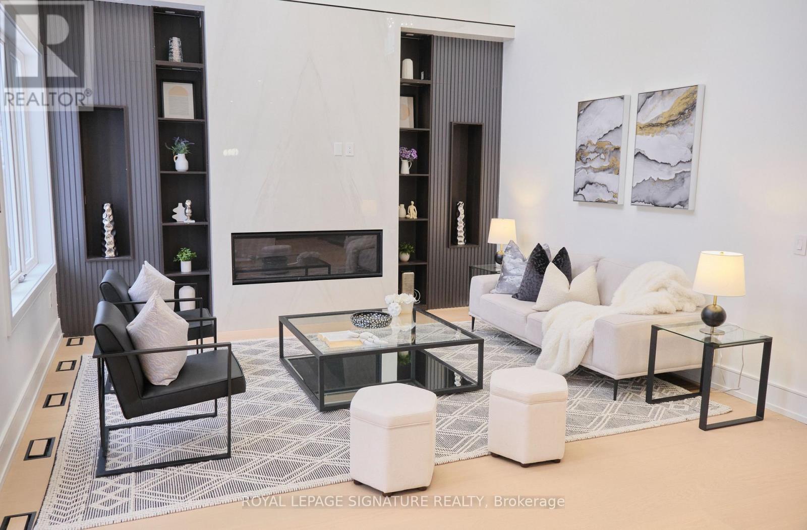 365 Jumna Avenue, Mississauga, Ontario  L5G 1Y5 - Photo 12 - W12539056