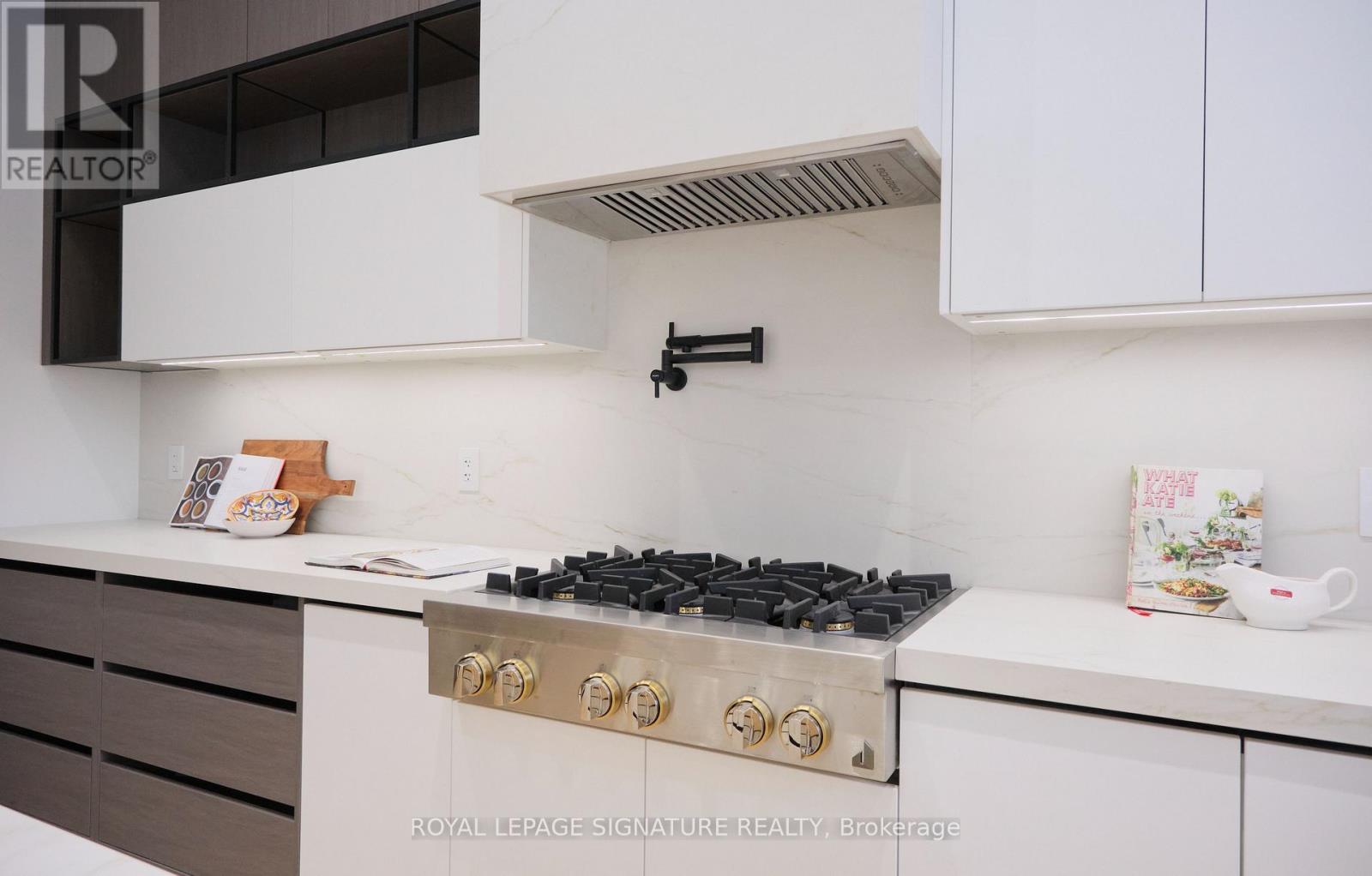 365 Jumna Avenue, Mississauga, Ontario  L5G 1Y5 - Photo 15 - W12539056