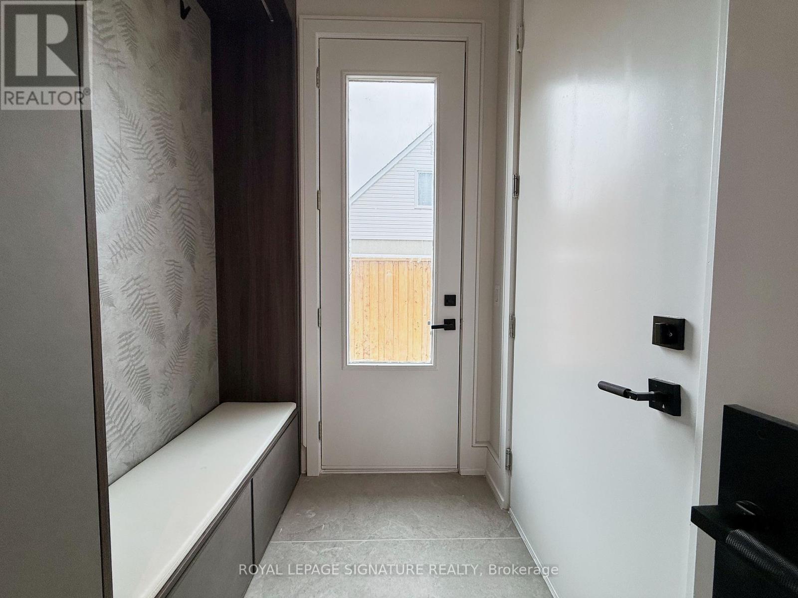 365 Jumna Avenue, Mississauga, Ontario  L5G 1Y5 - Photo 16 - W12539056