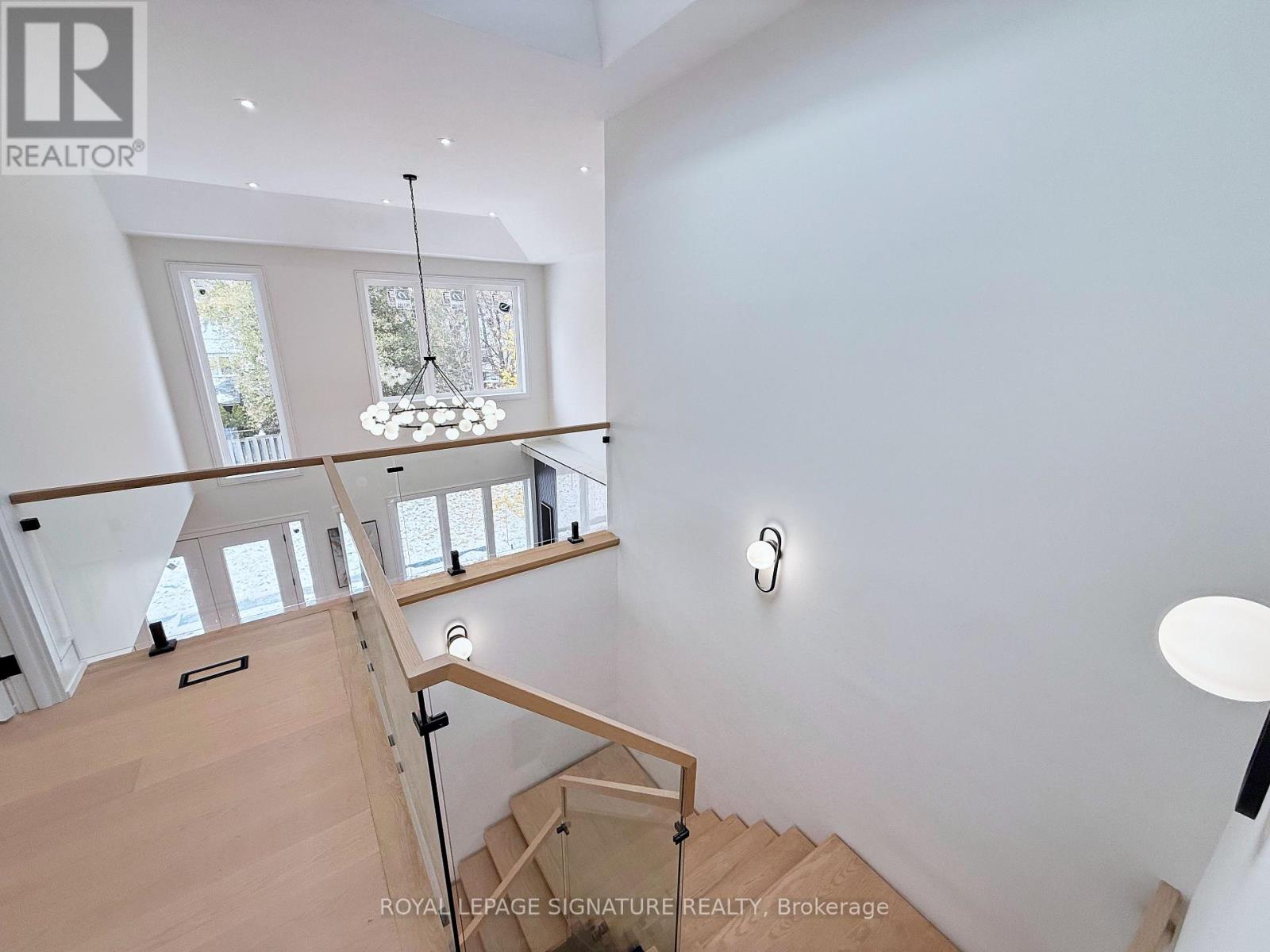 365 Jumna Avenue, Mississauga, Ontario  L5G 1Y5 - Photo 19 - W12539056