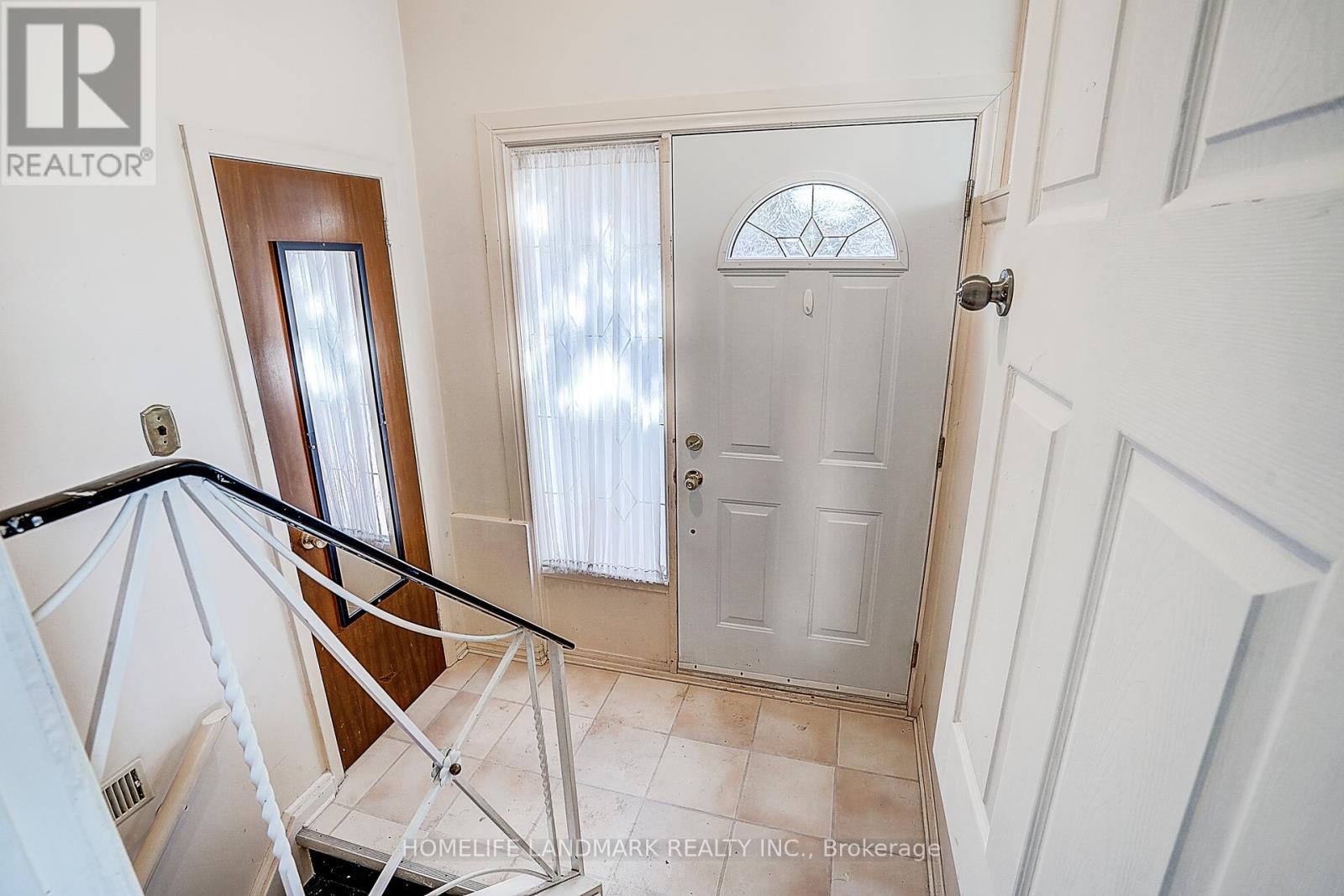 11 Doerr Road, Toronto, Ontario  M1P 4M7 - Photo 3 - E12543386