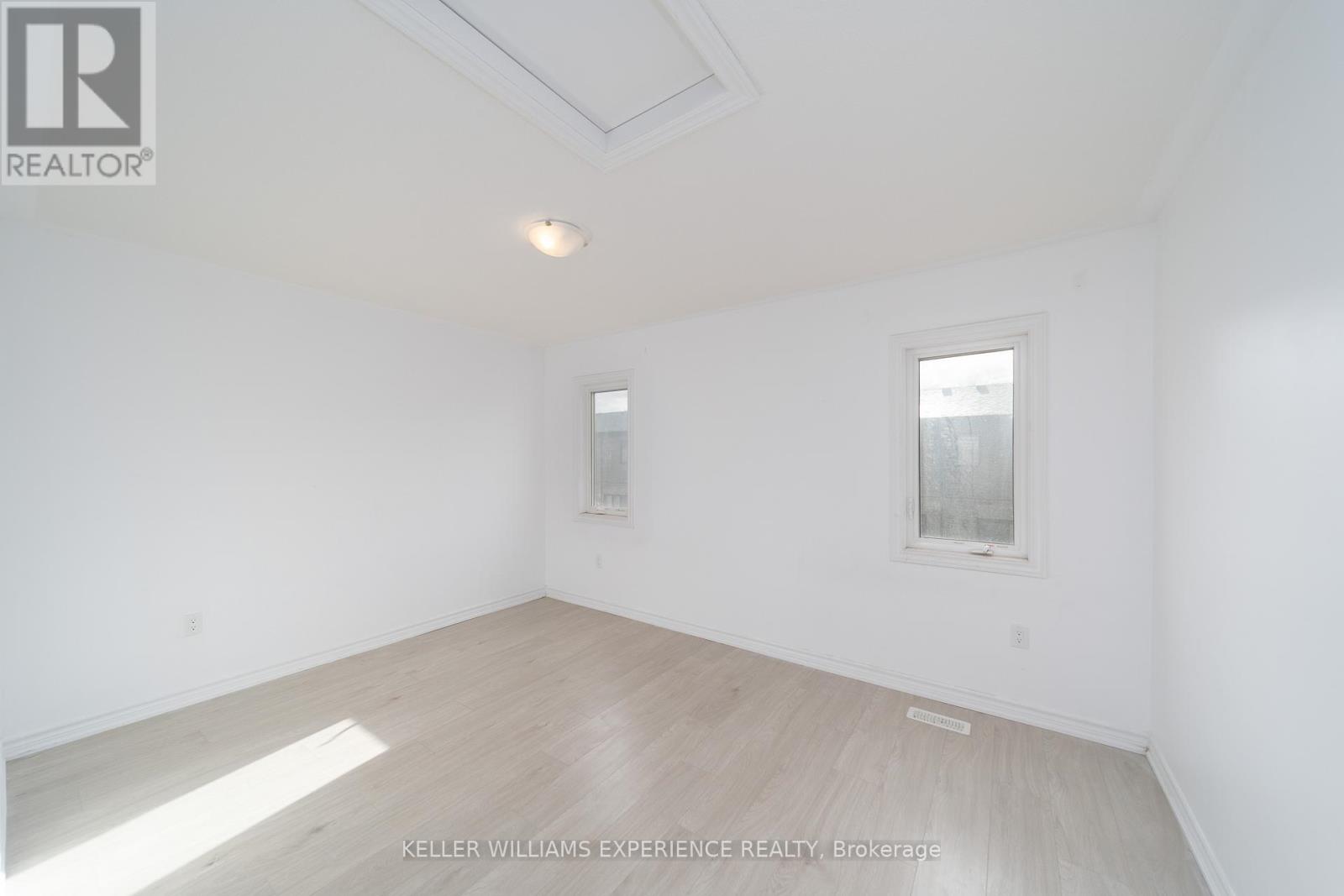 25 Tobias Lane, Barrie, Ontario  L9J 0T8 - Photo 13 - S12543410