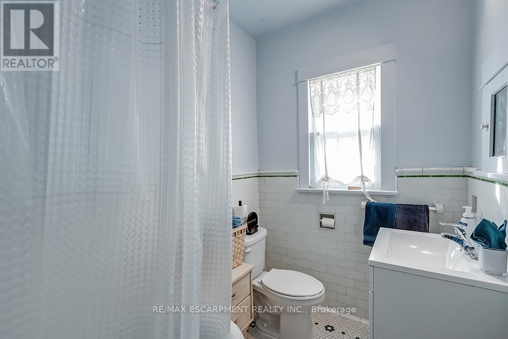 1415 Lakeshore Road, Burlington, Ontario  L7S 1B3 - Photo 18 - W12543414