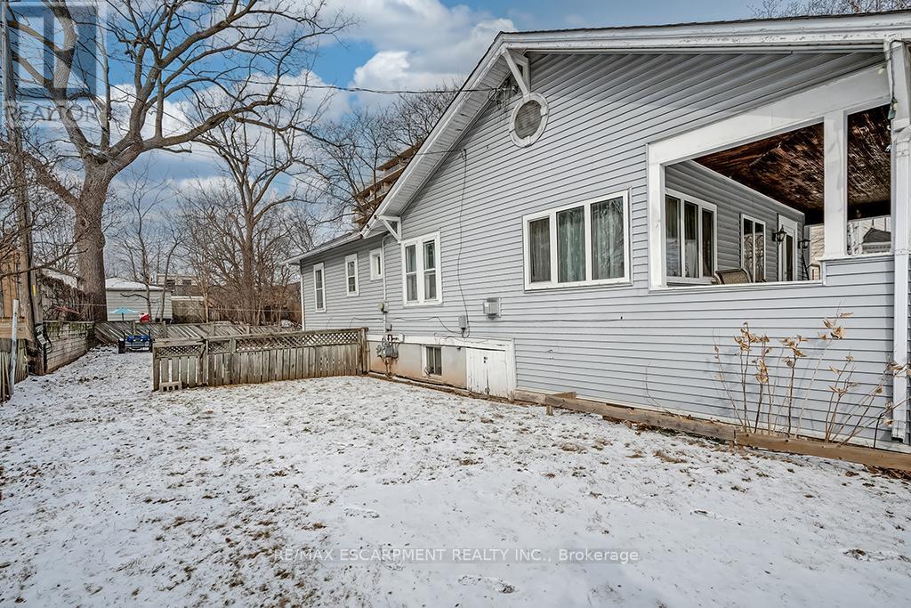 1415 Lakeshore Road, Burlington, Ontario  L7S 1B3 - Photo 24 - W12543414