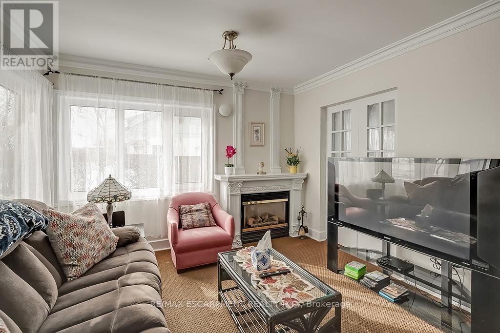 1415 Lakeshore Road, Burlington, Ontario  L7S 1B3 - Photo 8 - W12543414