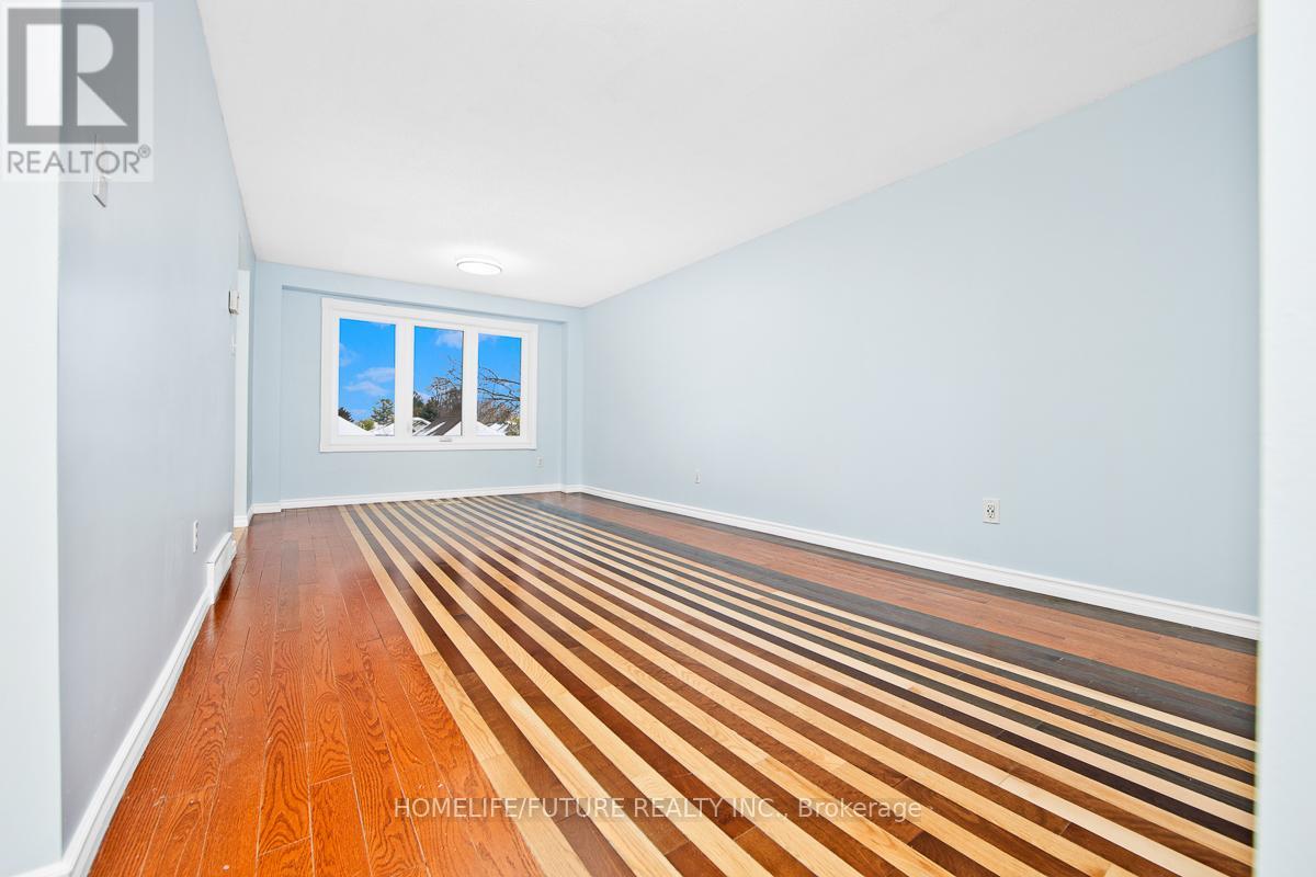 336 Sable Court, Waterloo, Ontario  N2K 3Z4 - Photo 4 - X12539334