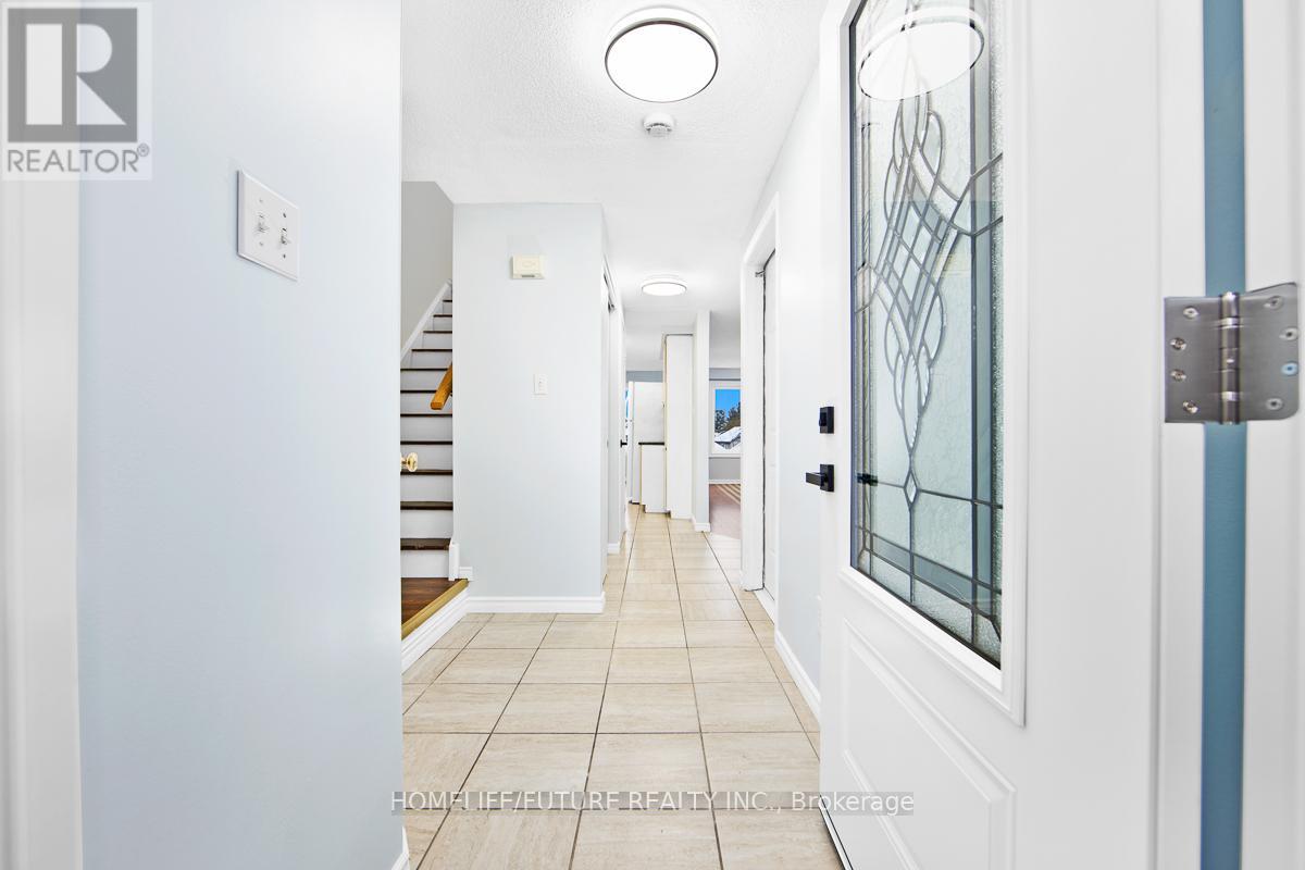 336 Sable Court, Waterloo, Ontario  N2K 3Z4 - Photo 3 - X12539334