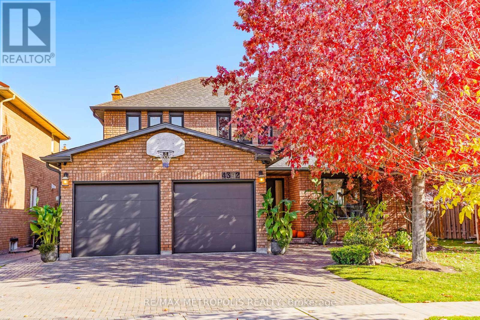 4392 GRASSLAND CRESCENT, Mississauga, Ontario