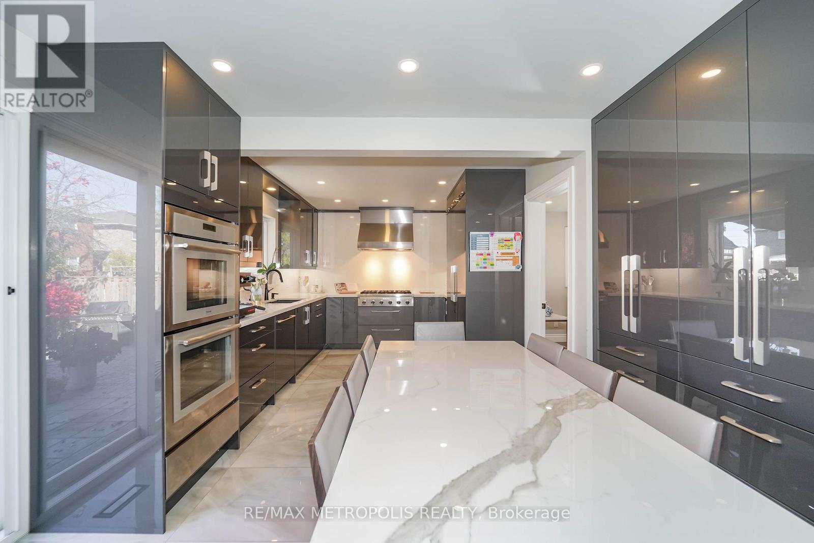 4392 Grassland Crescent, Mississauga, Ontario  L5V 1E2 - Photo 10 - W12536824