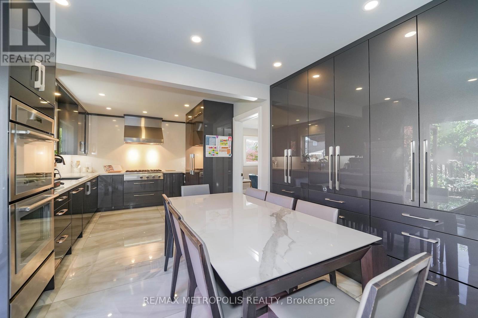 4392 Grassland Crescent, Mississauga, Ontario  L5V 1E2 - Photo 13 - W12536824