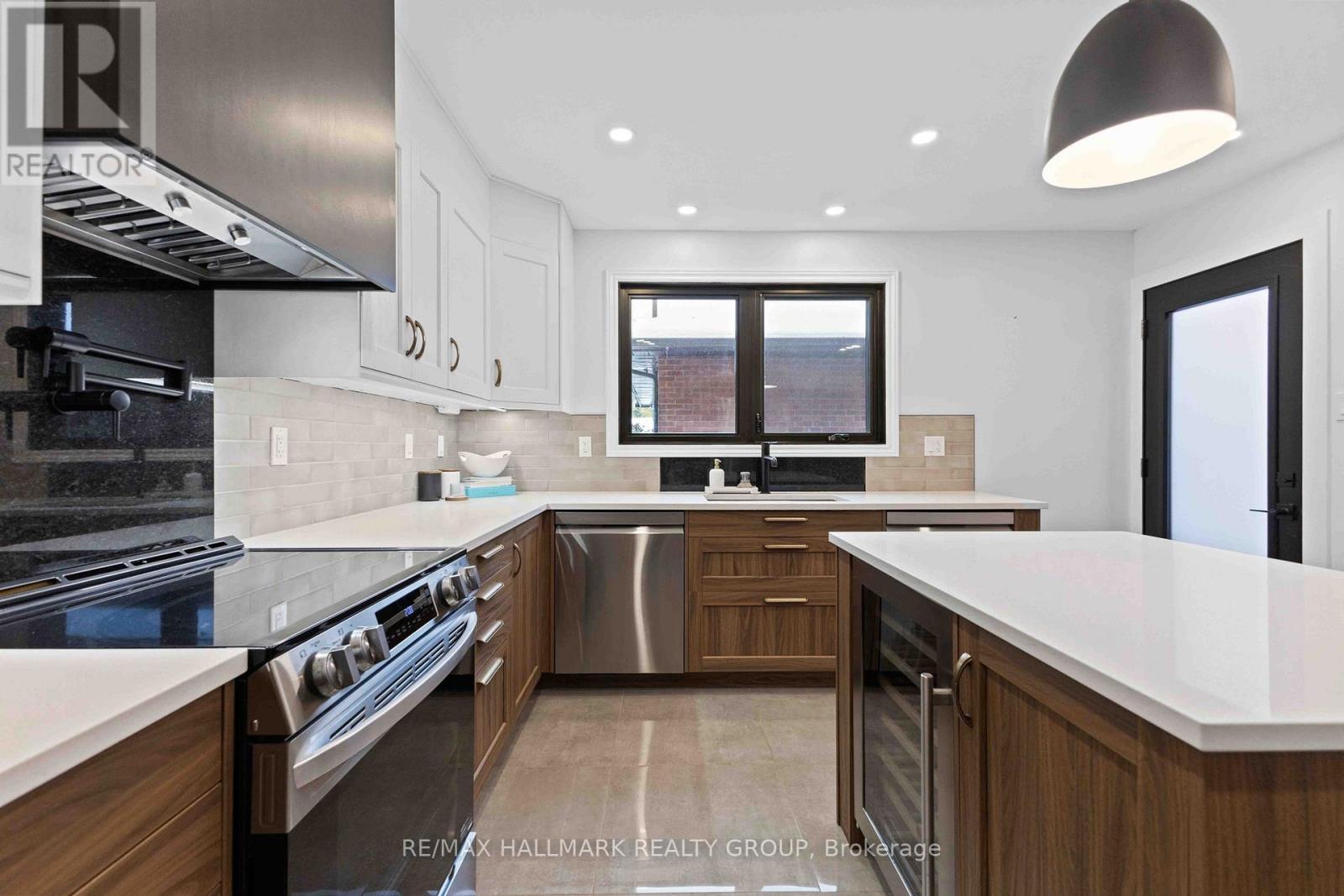 2186 Lenester Avenue, Ottawa, Ontario  K2A 1L4 - Photo 11 - X12543466