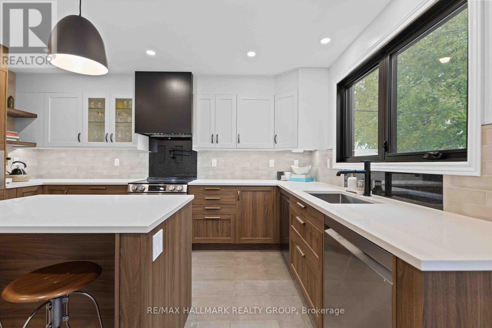 2186 Lenester Avenue, Ottawa, Ontario  K2A 1L4 - Photo 14 - X12543466